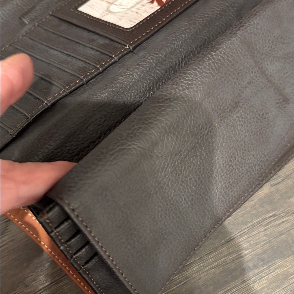 Nocona Embossed Leather Cross Birdie Style Wristlet Southwest Print tri-fold - Picture 12 of 16